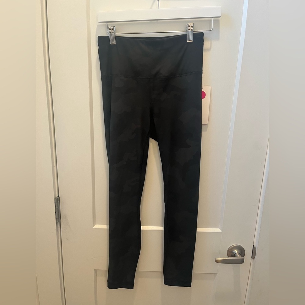 NWT Yogalicious Women's High Waist Legging Army Black Camo